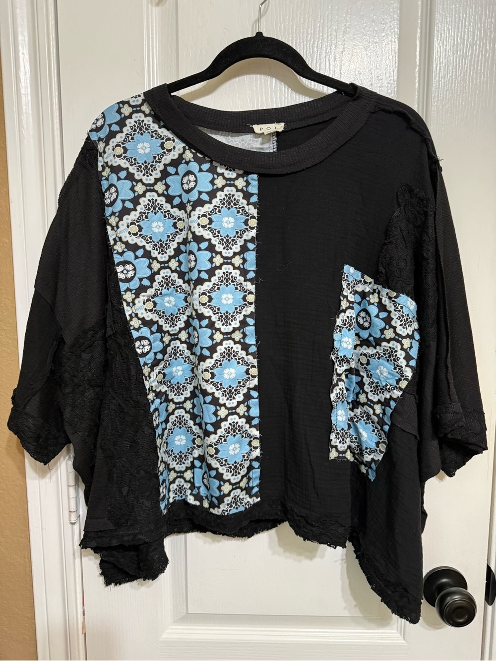 H141 New POL M ptp38 Black Tunic Top with Blue & White Floral Patchwork - Picture 3 of 12